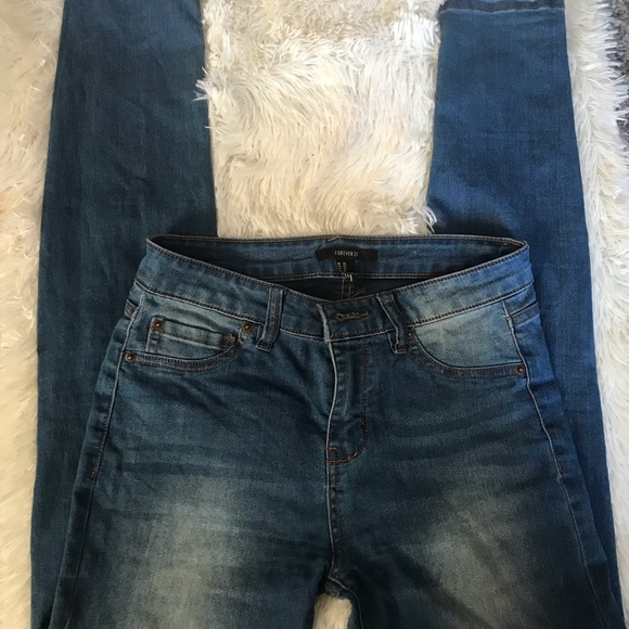 Forever 21 Jeans - Picture 2 of 3